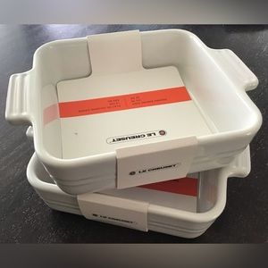 NWT.    SET OF 2. Le Creuset.    Stoneware Baking Dish